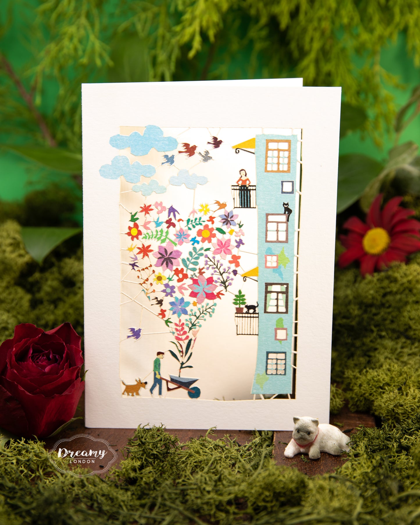 Greeting Card showing guy giving a heart-shaped bouquet of different flowers to wife, girlfriend, Bouquet Love Card for Her, Greeting Card for Wife, Girlfriend, Love Card for Her, Gift for Her - Made in England - Dreamy London